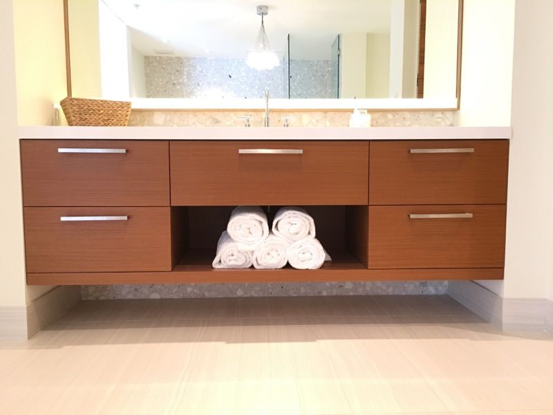 how-custom-bathroom-cabinets-help-stay-organized-holiday-season-naples