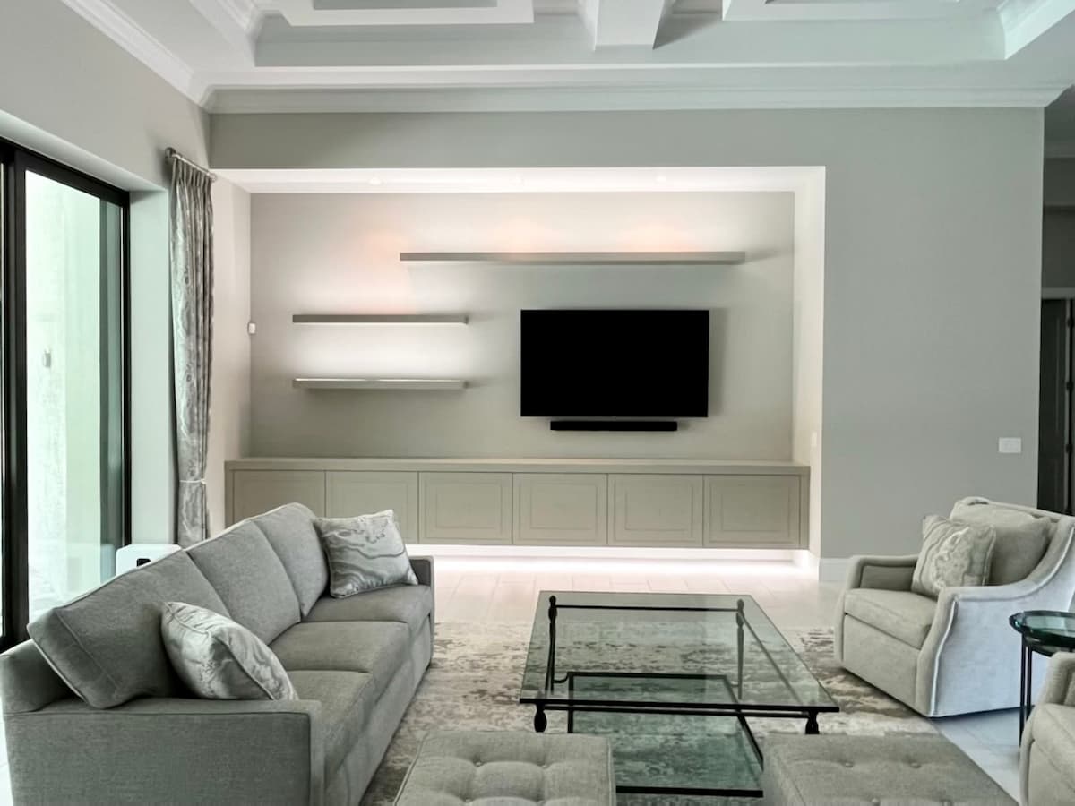 designing-custom-entertainment-center-that-fits-your-lifestyle-estero