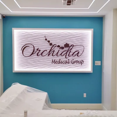 Dr. Vivian Reception Wave Panel